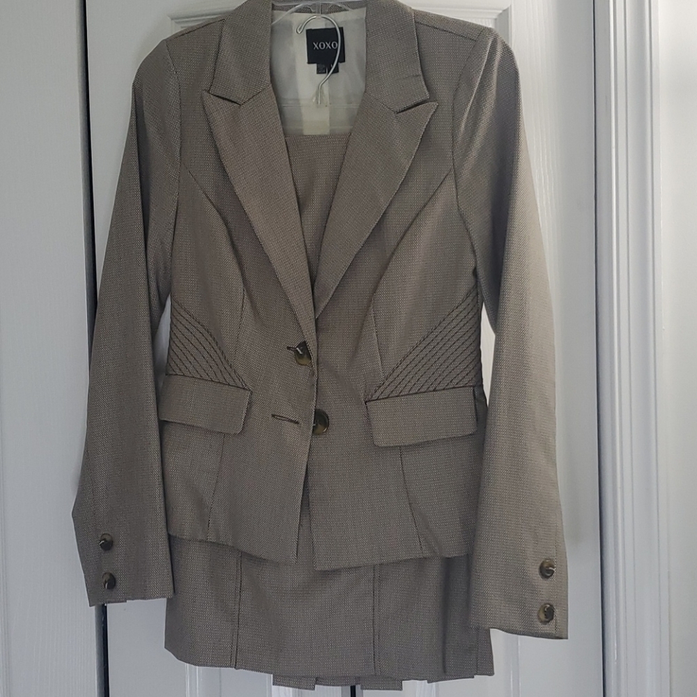 Suit